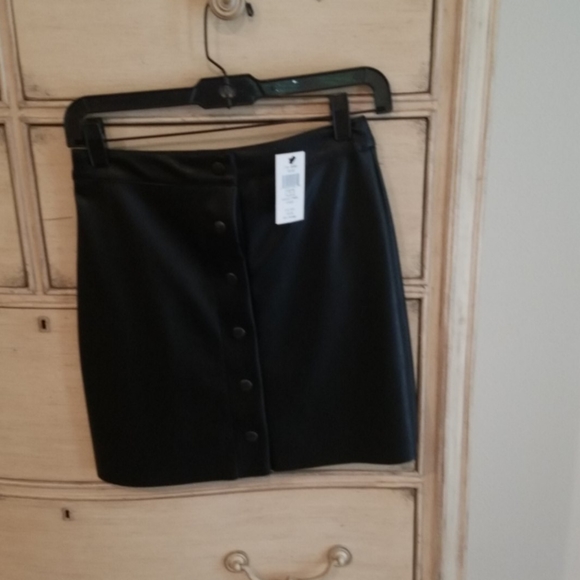 Skirt - Picture 3 of 3